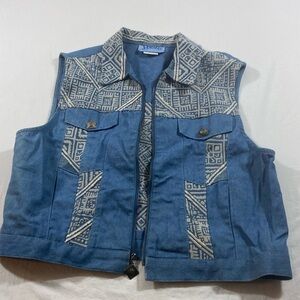 Buckle Blue and White Patterned Vest